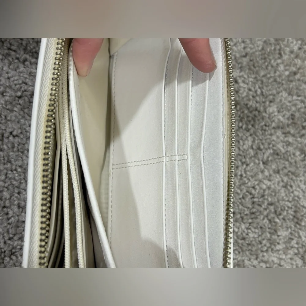 Coach Resort White Woven Leather Wallet with Metal Coach‎ Logo
